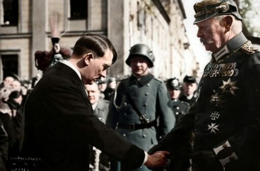 29 gennaio 1933: il presidente tedesco Paul von Hindenburg nomina Adolf Hitler Cancelliere del Reich